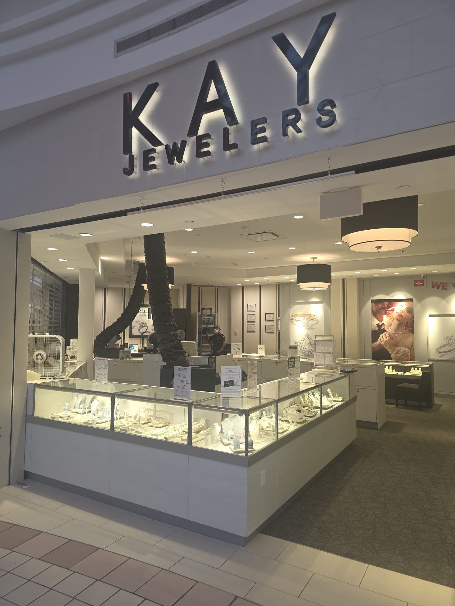 Your Duct Guy on the job at Kay Jewelers
